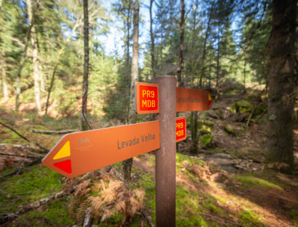 Fotografia de paisagem - indicações ao longo do percurso PR9 MDB Levada de Vilarinho em Mondim de Basto